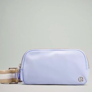 LAST ONE!!💙🍋 LULULEMON EVERYWHERE CROSSBODY BAG! NWT
